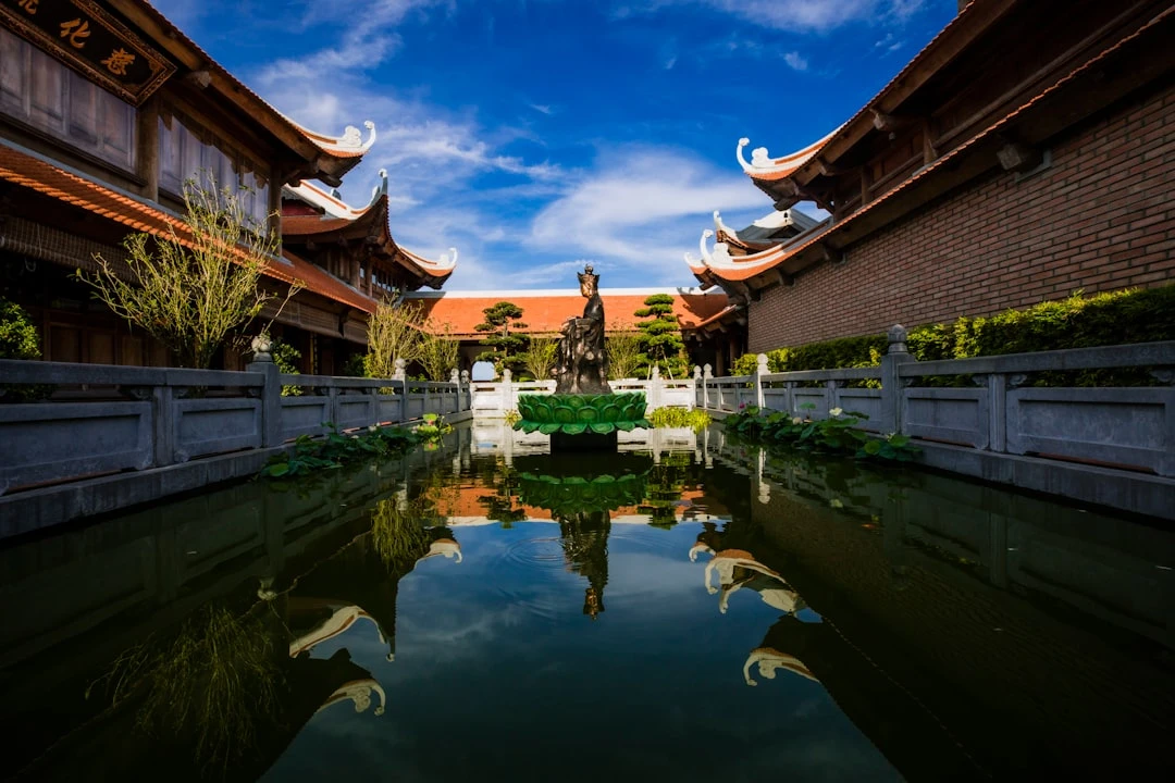 thien-5-ngoi-nha-hanh-trinh-qua-tung-ngoi-nha